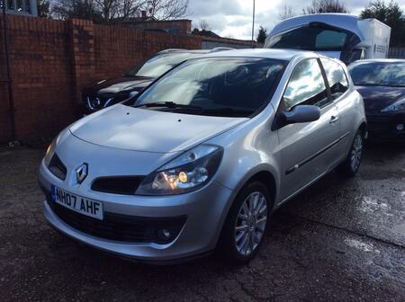 RENAULT CLIO 1.6 VVT Dynamique S 