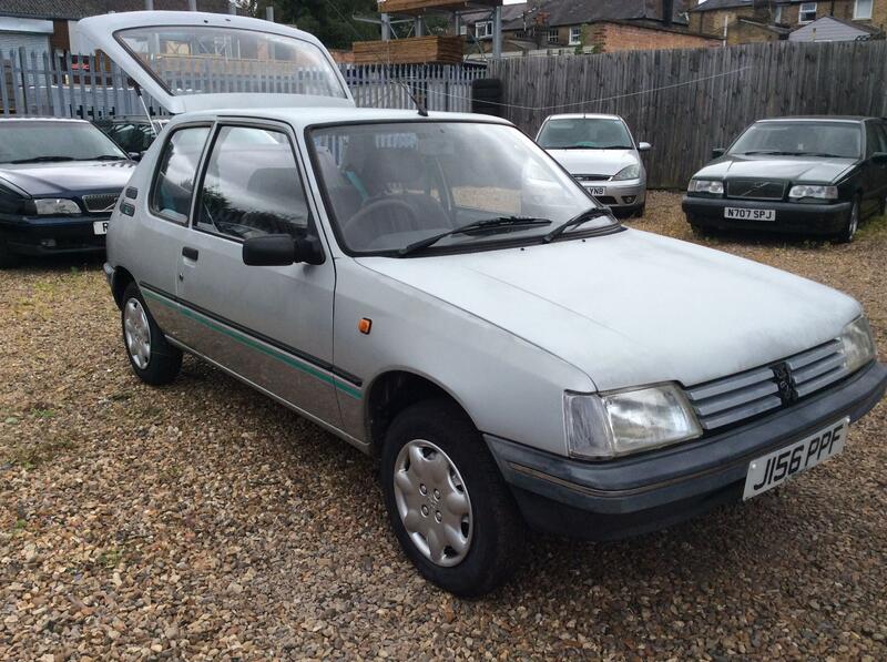PEUGEOT 205