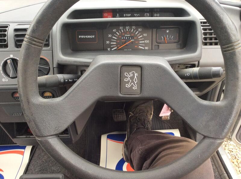 PEUGEOT 205