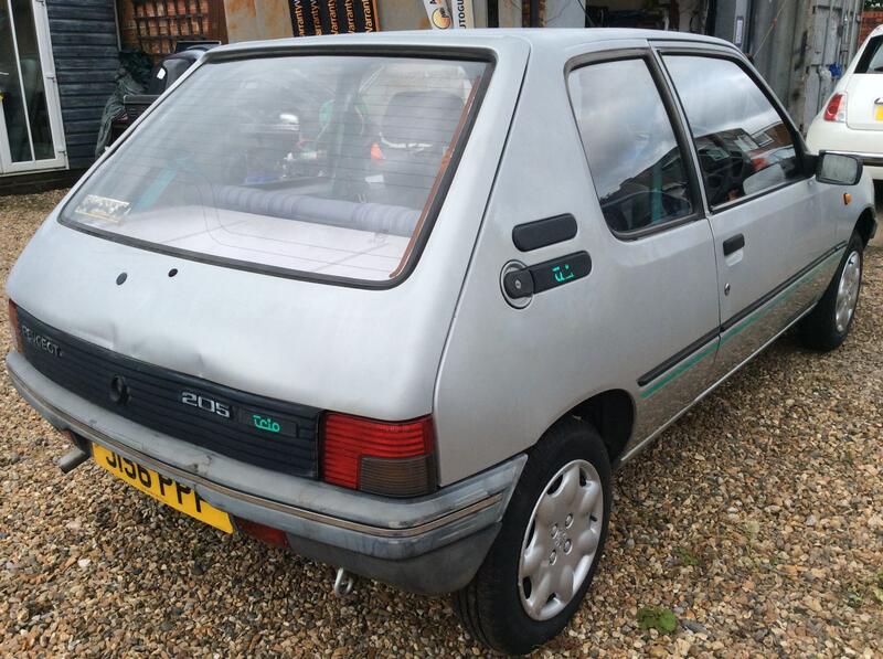 PEUGEOT 205