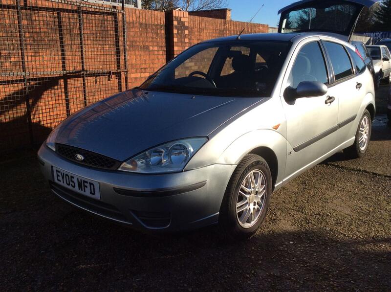 FORD FOCUS 1.6 i 16v LX
