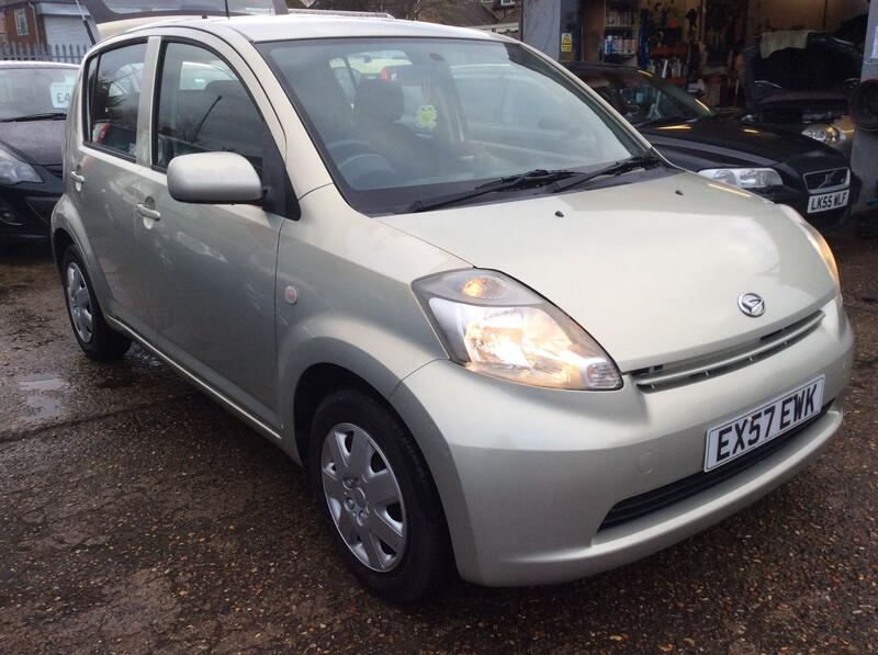 DAIHATSU SIRION