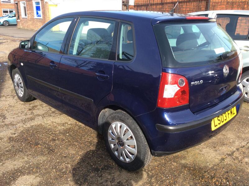 VOLKSWAGEN POLO