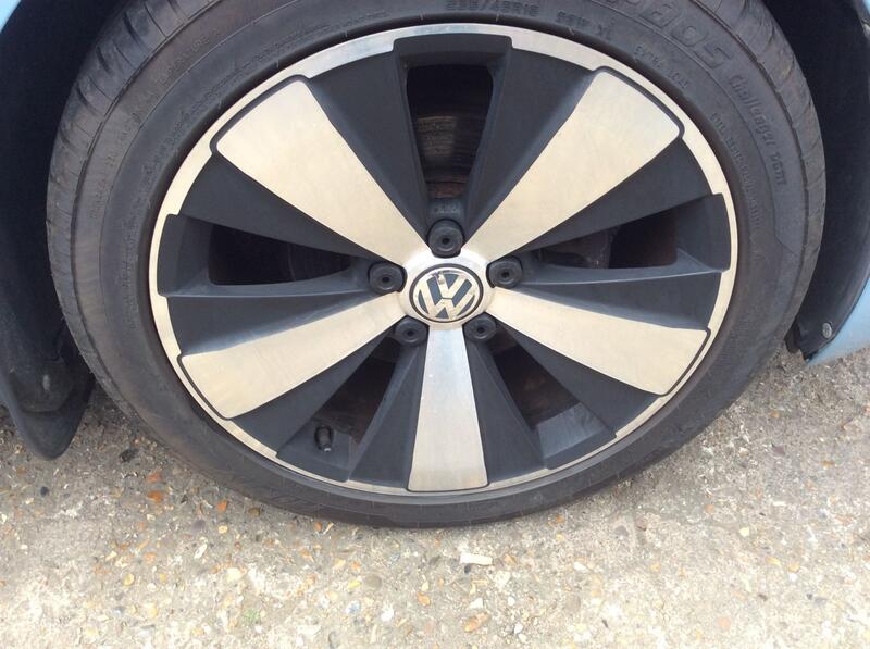VOLKSWAGEN BEETLE
