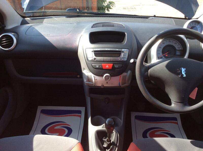 PEUGEOT 107