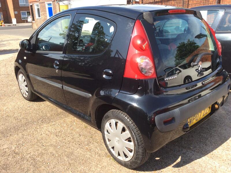 PEUGEOT 107
