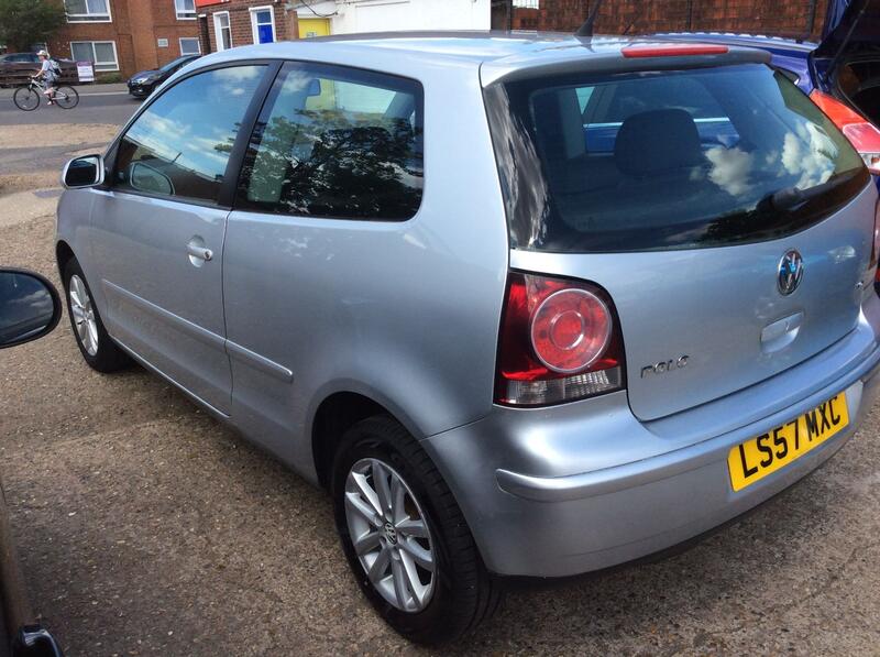 VOLKSWAGEN POLO