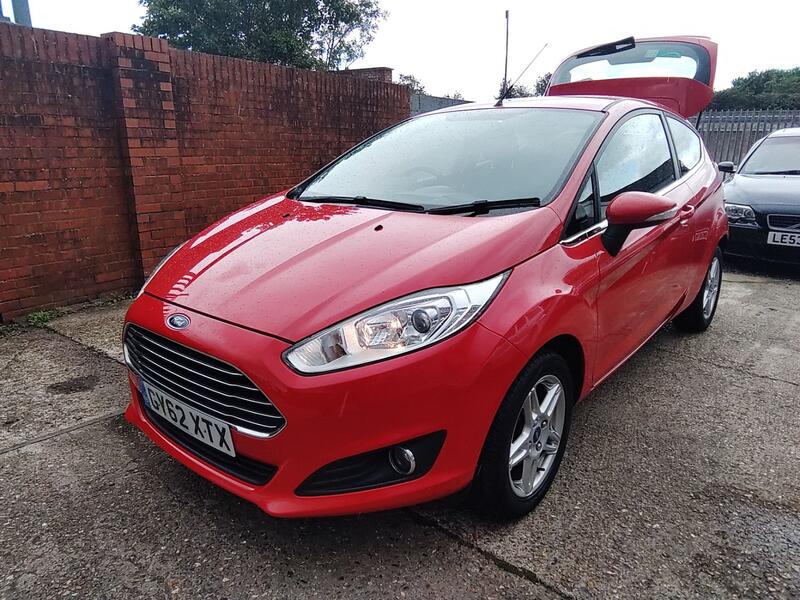 FORD FIESTA 1.0 T EcoBoost Zetec