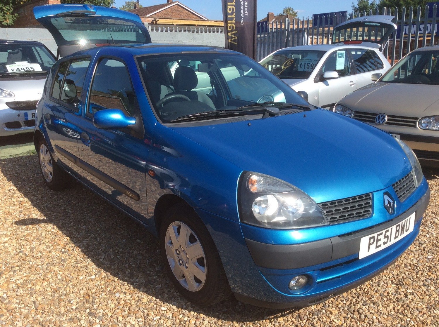 Used RENAULT CLIO in , Surrey | Walton Car Sales
